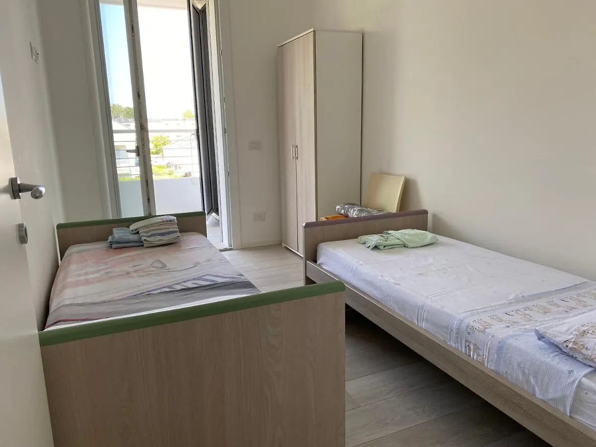 Nuovo Appartamento Con Terrazzo E Piscina Lido di Jesolo Apartment
